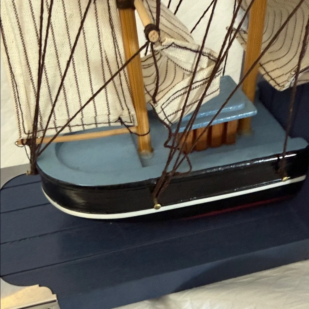 Vintage Nautical Wooden Sailing Ship Bookends set of 2, Navy blue, Like New! - Picture 8 of 9